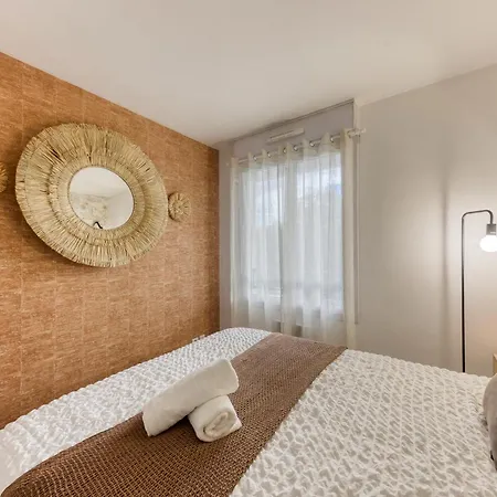 Apartment L'ilot Zen- Ideal Pour Famille-groupe-pro-double Parking-highwifi-aeroport Orly 8min-paris30min Fresnes (Val-de-Marne)
